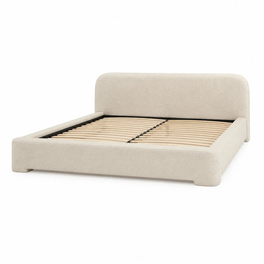 Lit double en bois et tissu crème avec sommier à lattes